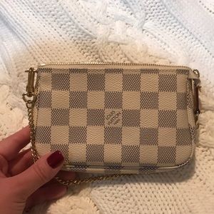 Louis Vuitton Mini Pochette - Damier Azur